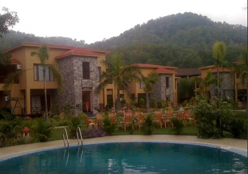 คอร์เบต แมงโก้ บลูม Hotel ไนนิตาล ภายนอก รูปภาพ